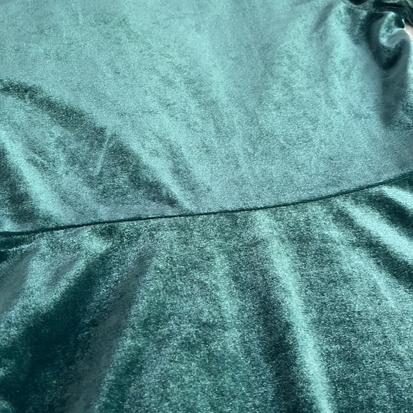 SOLD - Simply Styled Girls Faux Velvet Long Sleeve Dress **DO NOT BUY** - Picture 4 of 5